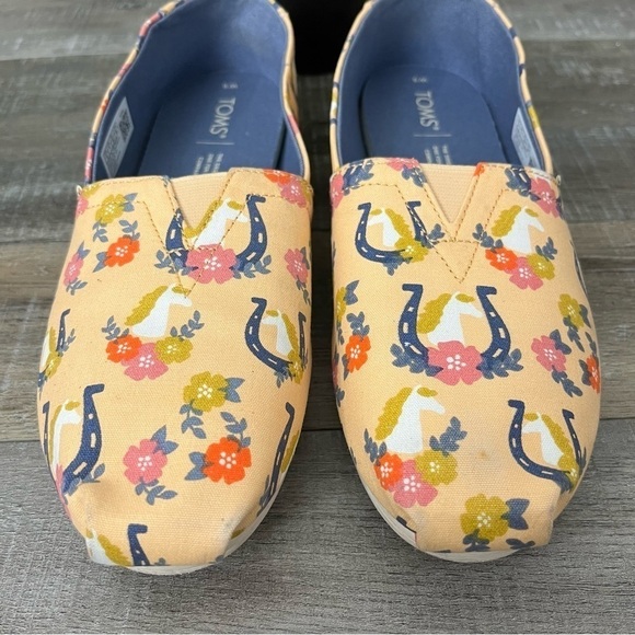 Toms Alpargata Apricot Floral Horses Lucky Horseshoe Flat  Size Women’s 9 - Picture 7 of 7